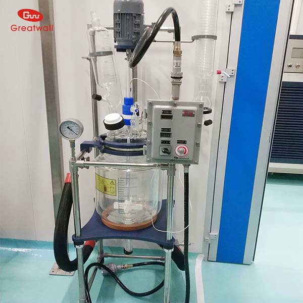 雙層玻璃反應釜怎么使用？